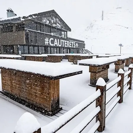 Apartment Pour 5 Personnes Avec Vue Sur Montagnes Et Village, A Cauterets, Proche Telecabines - Fr-1-812-63 *