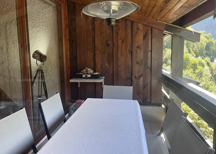 Pour 5 Personnes Avec Vue Sur Montagnes Et Village, A Cauterets, Proche Telecabines - Fr-1-812-63