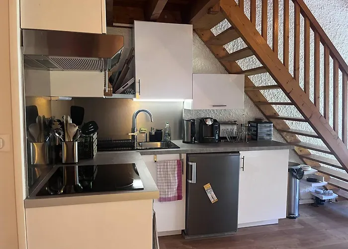 Pour 5 Personnes Avec Vue Sur Montagnes Et Village, A Cauterets, Proche Telecabines - Fr-1-812-63 *