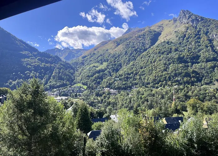 Pour 5 Personnes Avec Vue Sur Montagnes Et Village, A Cauterets, Proche Telecabines - Fr-1-812-63 *