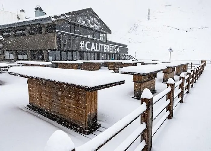 Apartment Pour 5 Personnes Avec Vue Sur Montagnes Et Village, A Cauterets, Proche Telecabines - Fr-1-812-63 *